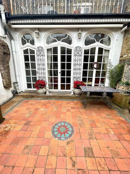 Golborne Road 3 Bedrooms Antique Rooftop Terrace Flat