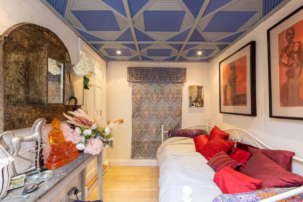 Golborne Road 3 Bedrooms Antique Rooftop Terrace Flat Londres