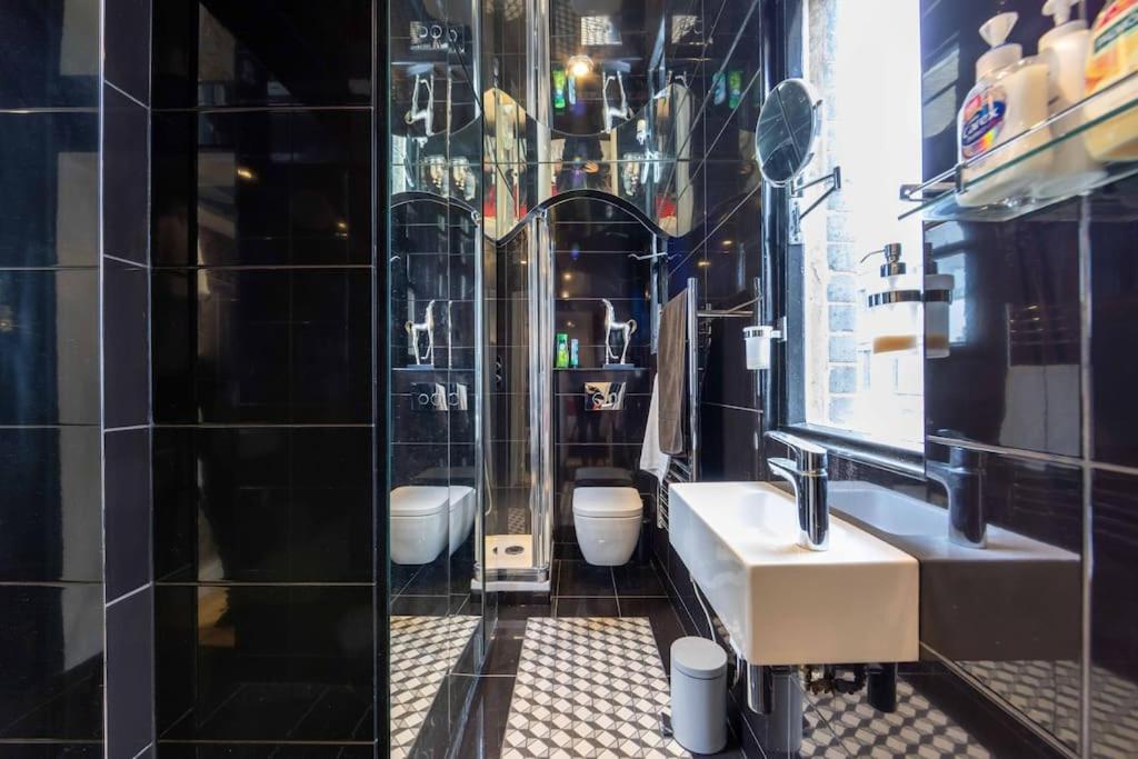 Golborne Road 3 Bedrooms Antique Rooftop Terrace Flat Apartamento