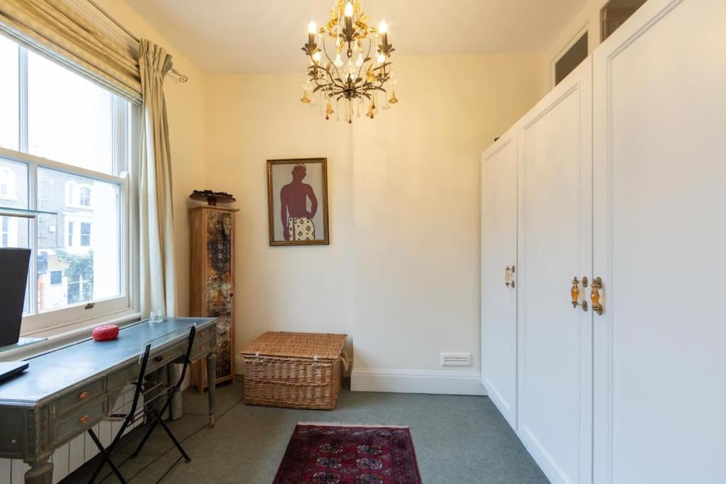 Golborne Road 3 Bedrooms Antique Rooftop Terrace Flat Apartamento *