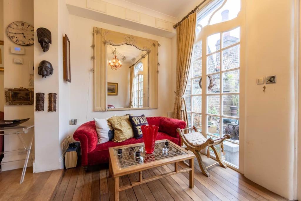 Golborne Road 3 Bedrooms Antique Rooftop Terrace Flat Londres