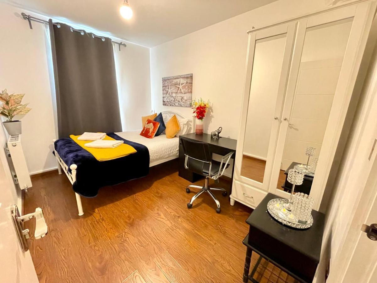 Stratford Luxury House: Spacious Garden Retreat Near Westfield Apartamento Londres