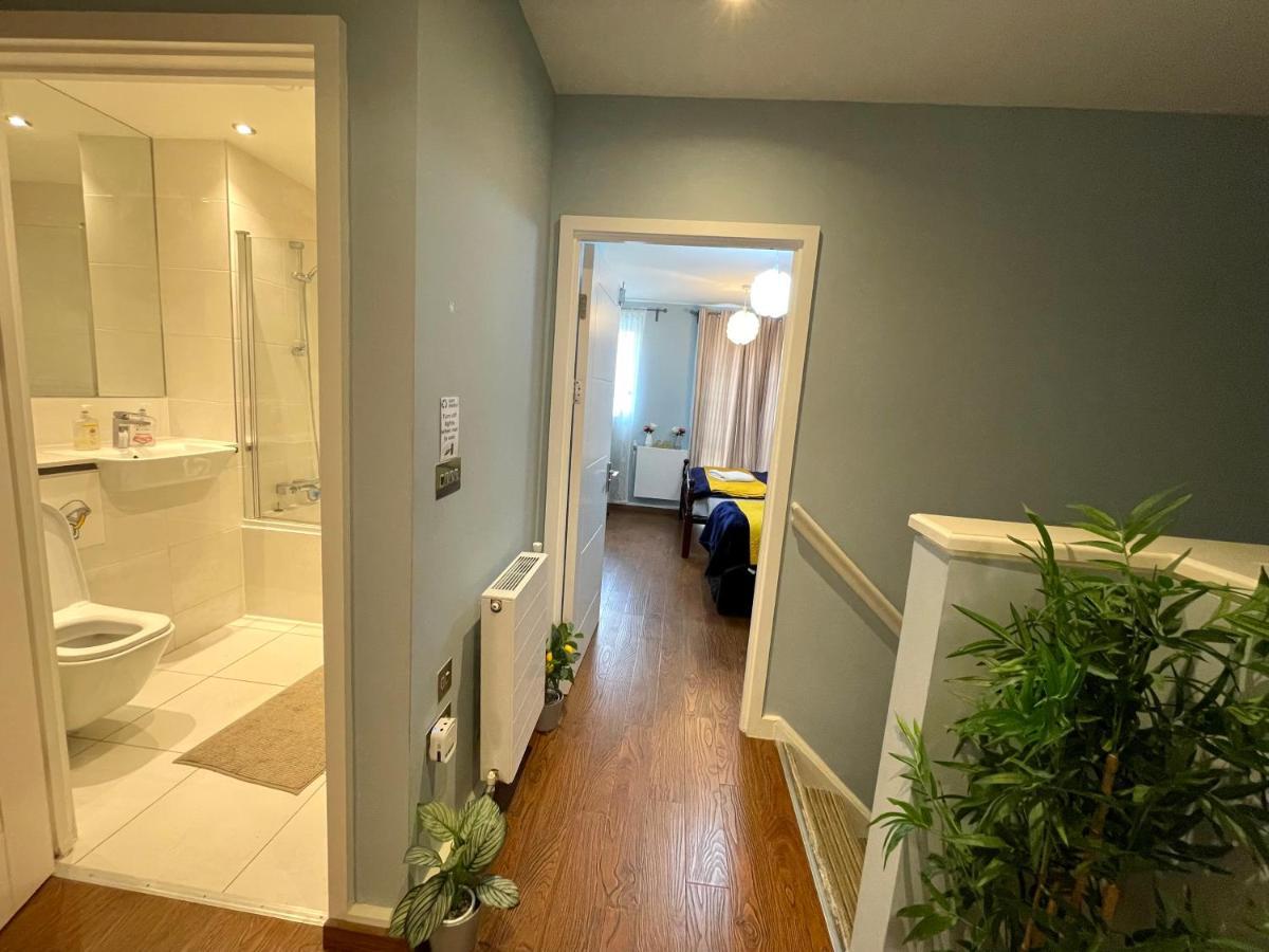 Stratford Luxury House, 5 Minutes Walk Station, Westfield, 3 Bedrooms 3 Bathrooms, Reception, Garden, Parking Appartement *