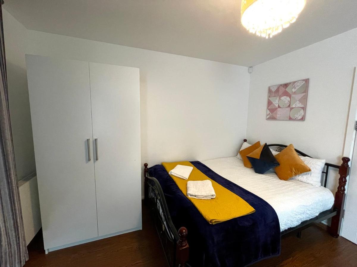 Stratford Luxury House, 5 Minutes Walk Station, Westfield, 3 Bedrooms 3 Bathrooms, Reception, Garden, Parking Appartement *