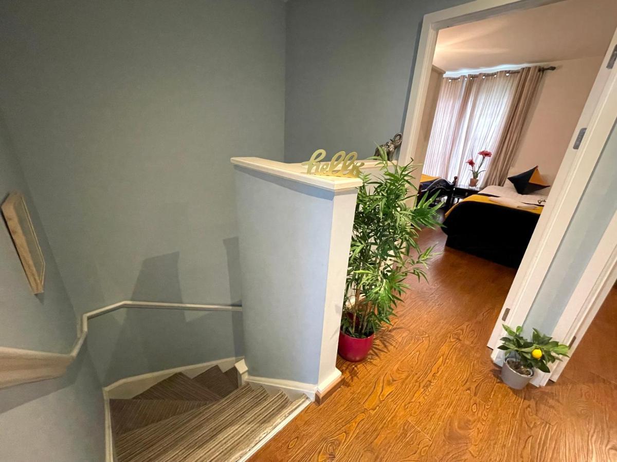 Stratford Luxury House: Spacious Garden Retreat Near Westfield Apartamento *