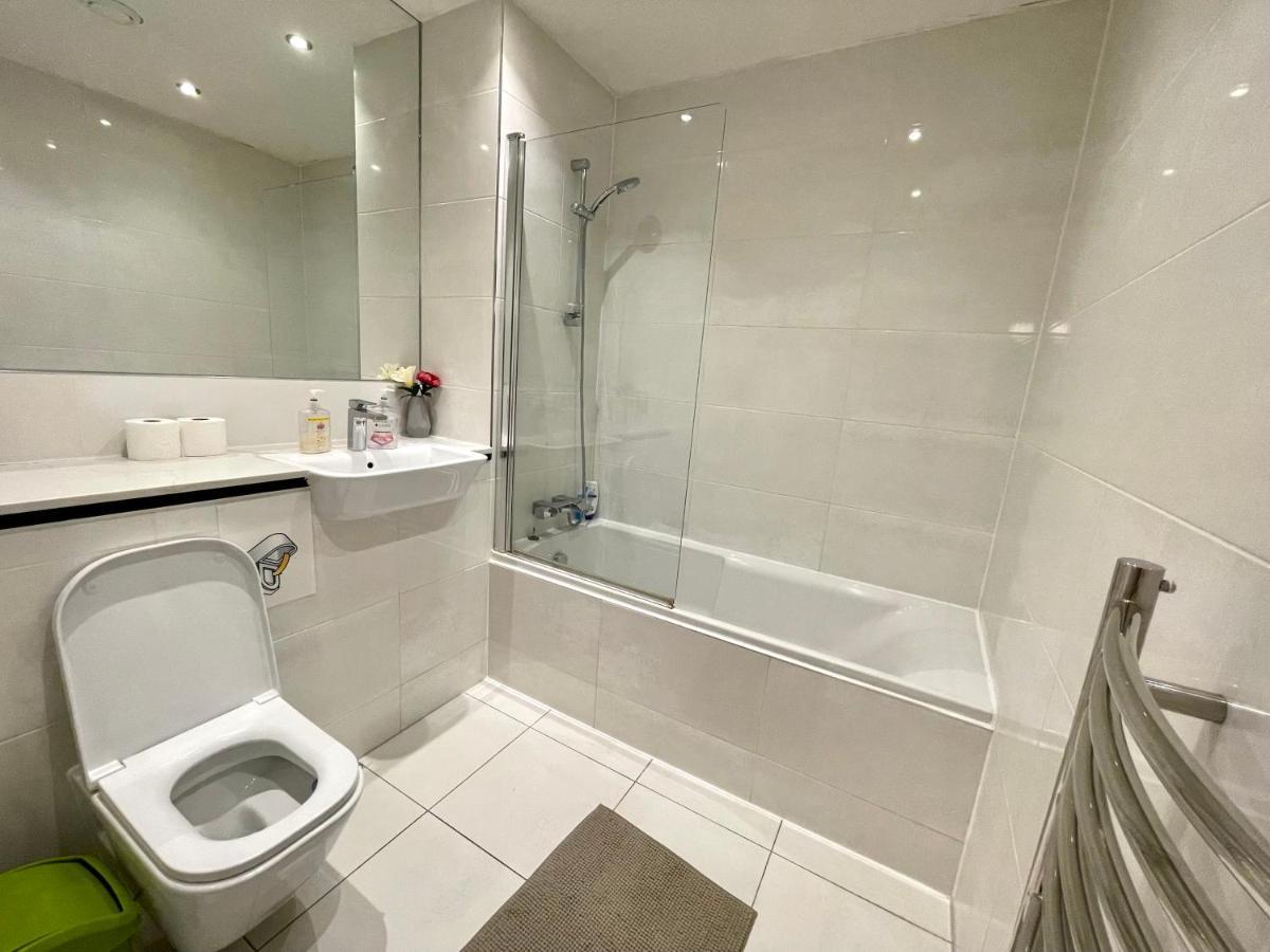 Appartement Stratford Luxury House, 5 Minutes Walk Station, Westfield, 3 Bedrooms 3 Bathrooms, Reception, Garden, Parking