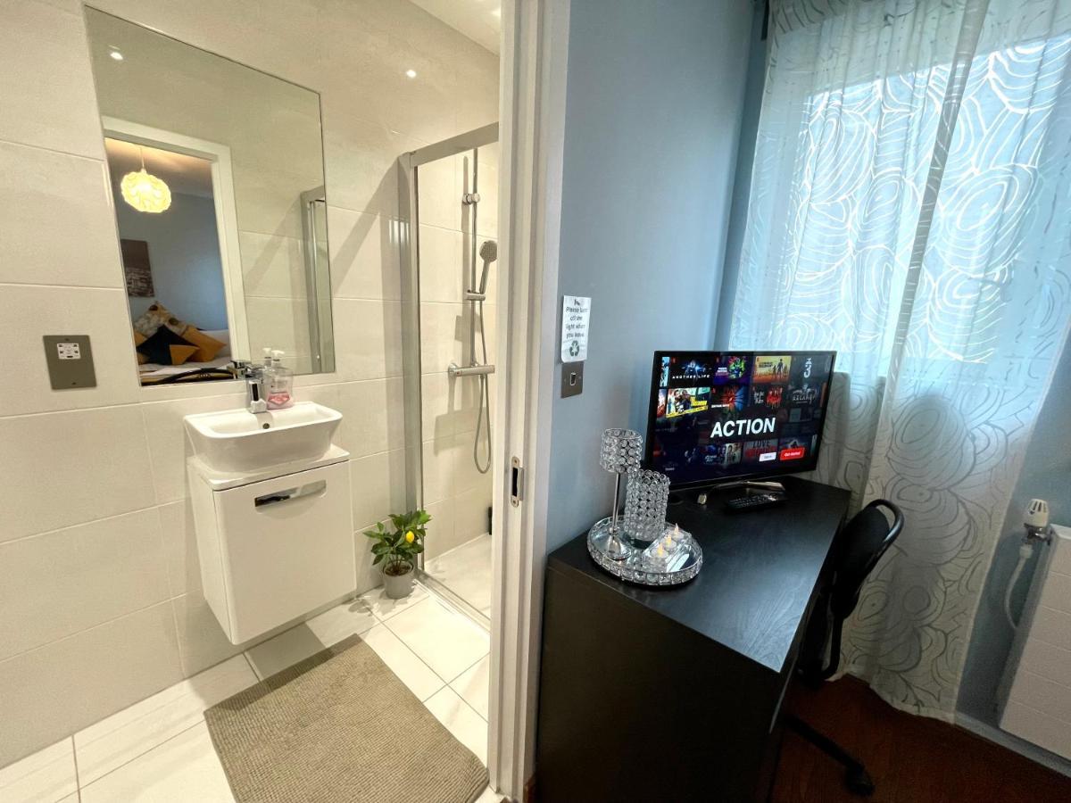 Apartamento Stratford Luxury House: Spacious Garden Retreat Near Westfield Londres