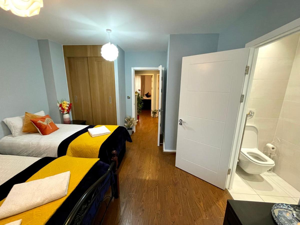 Appartement Stratford Luxury House, 5 Minutes Walk Station, Westfield, 3 Bedrooms 3 Bathrooms, Reception, Garden, Parking