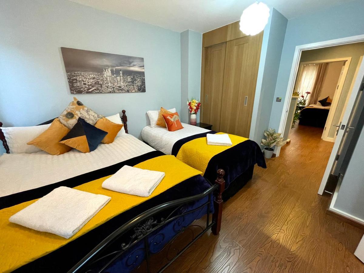 Stratford Luxury House: Spacious Garden Retreat Near Westfield Londres