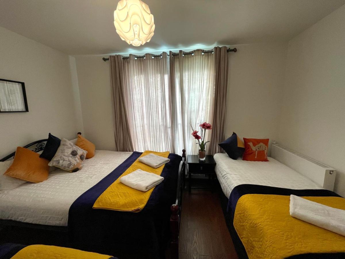 Stratford Luxury House, 5 Minutes Walk Station, Westfield, 3 Bedrooms 3 Bathrooms, Reception, Garden, Parking Appartement *