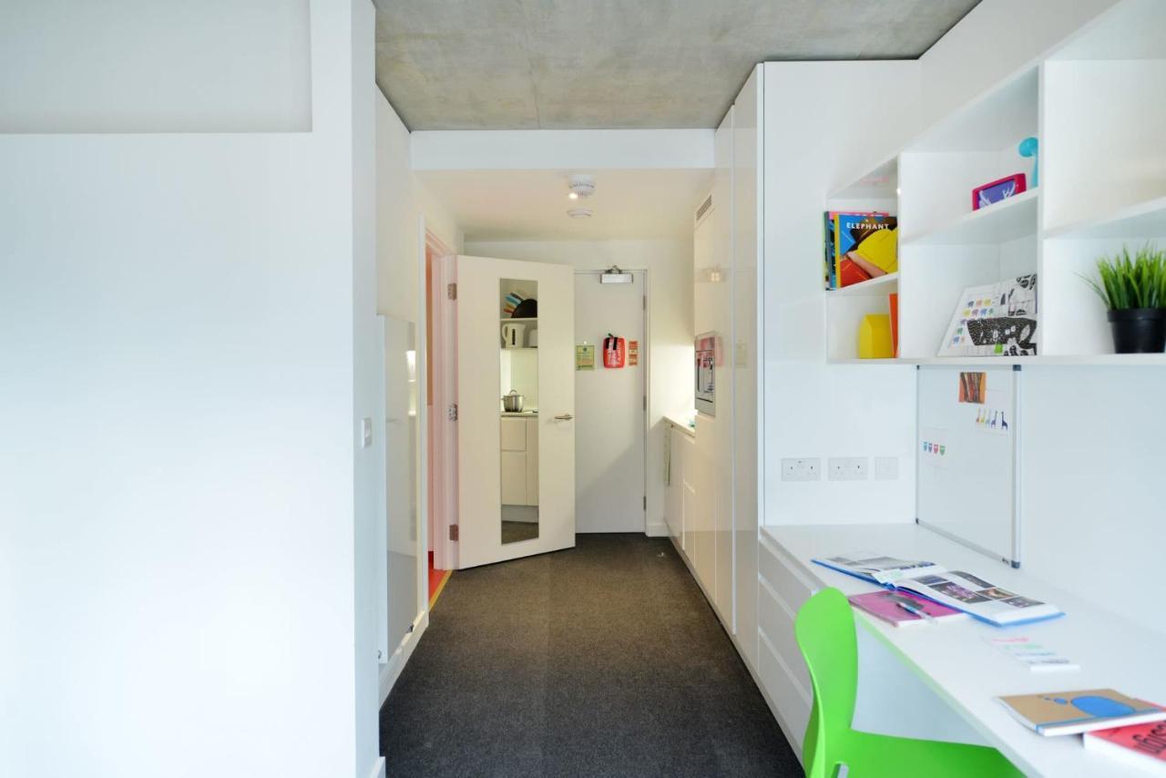 For Students Only Spacious At Flinders House Located In Apartment London