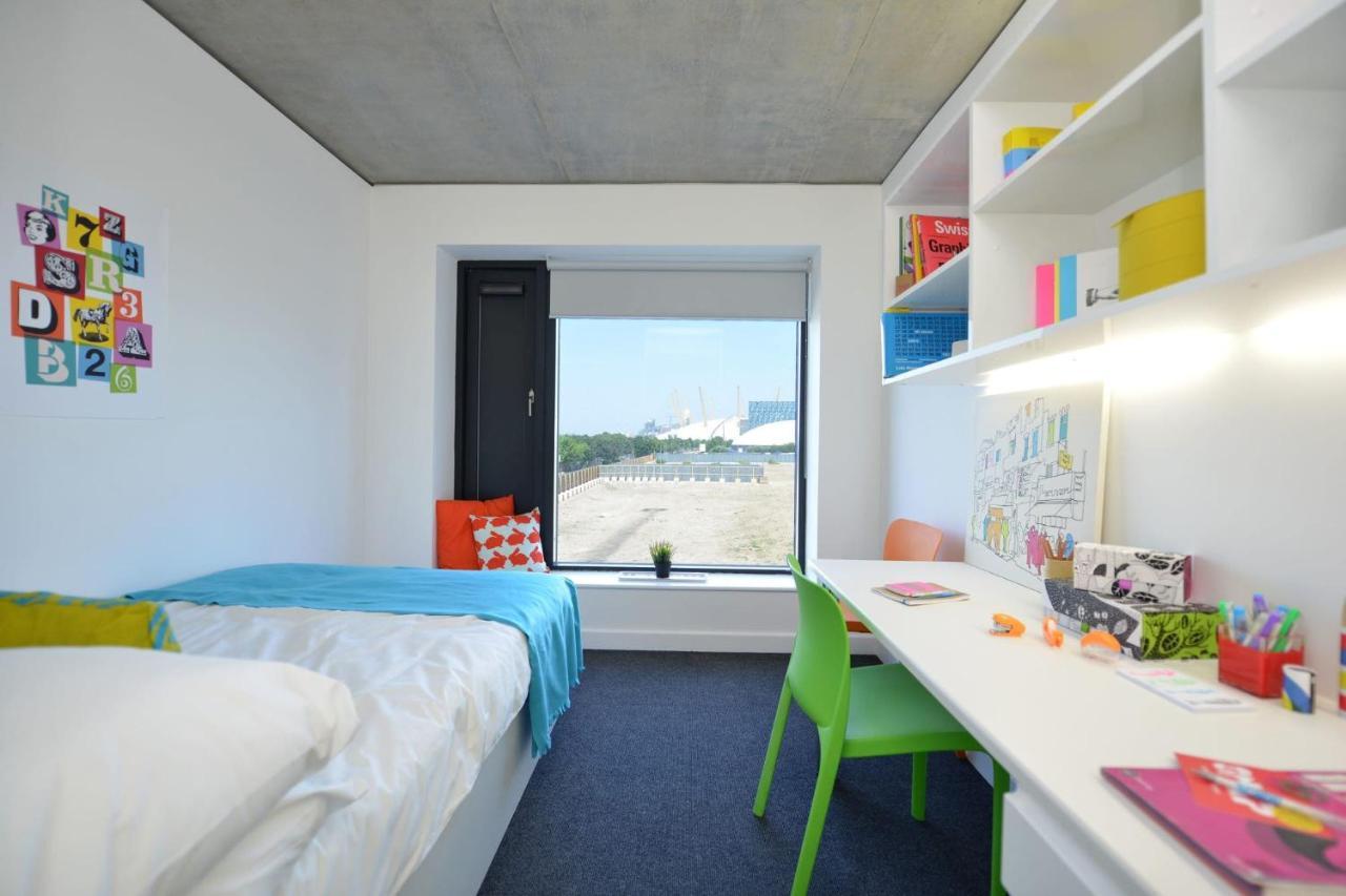 For Students Only Spacious At Flinders House Located In Apartment *