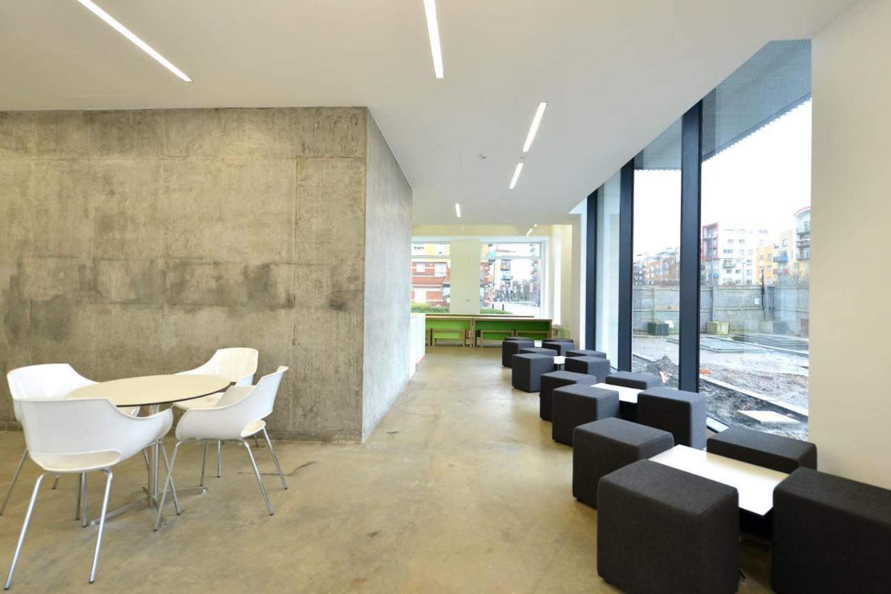 For Students Only Spacious At Flinders House Located In *