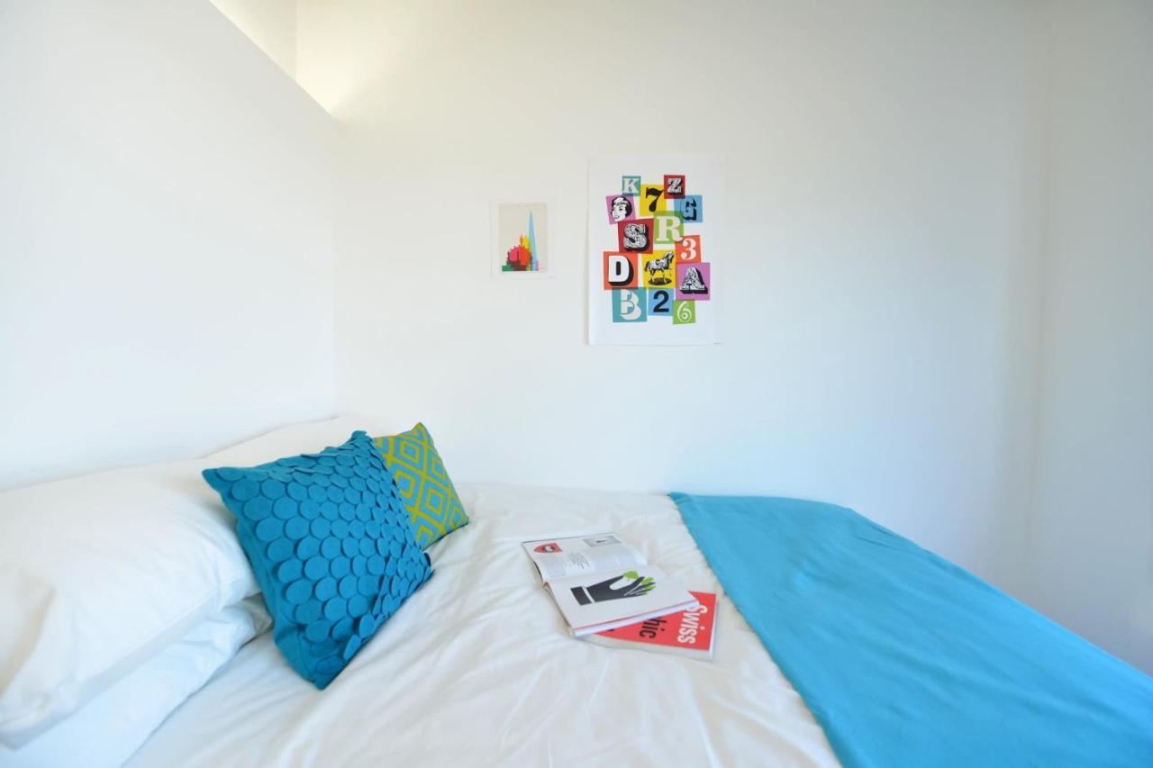 For Students Only Spacious At Flinders House Located In Apartment