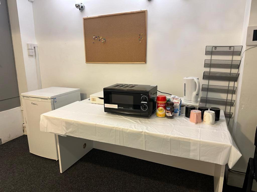 Bed & Breakfast 2 Mins To Euston Station, Triple Bedroom With Private Bathroom C