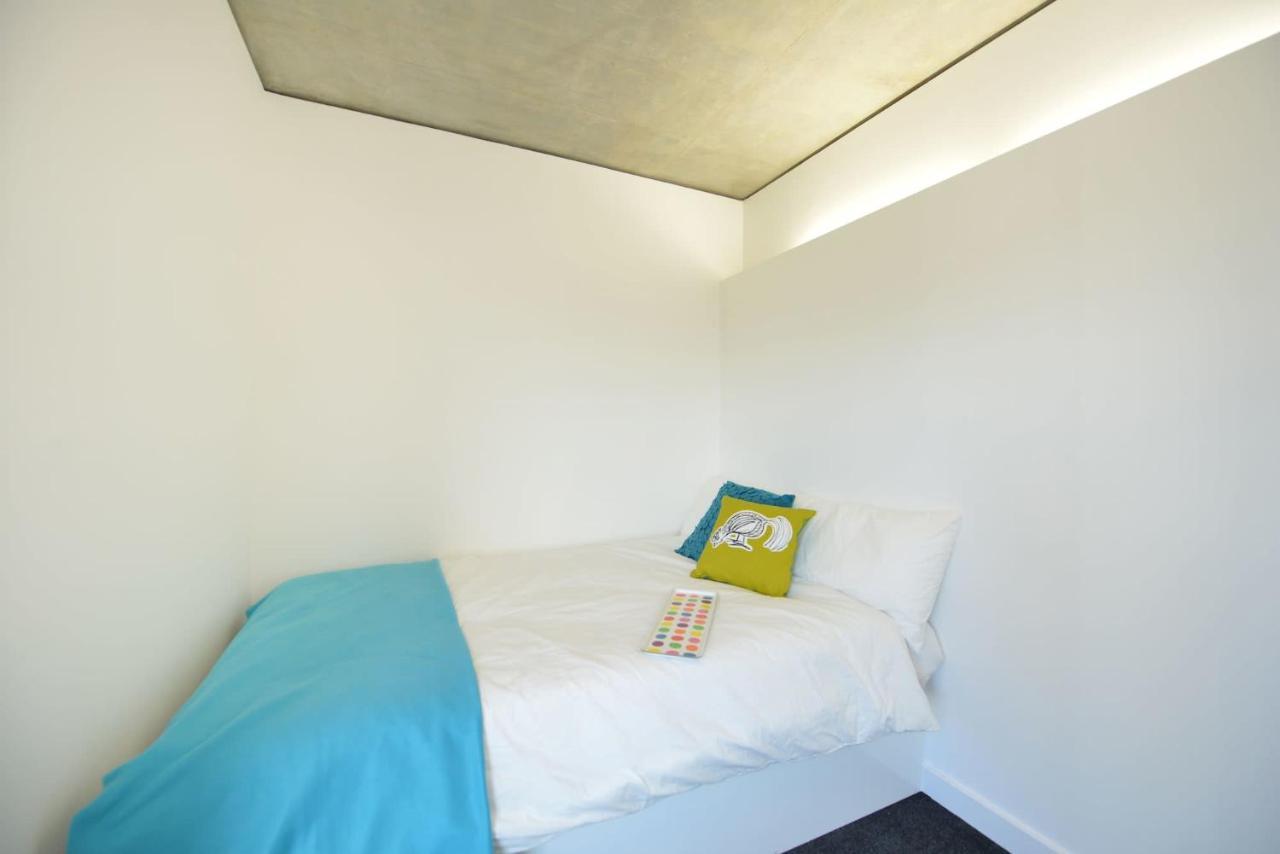 For Students Only Spacious At Flinders House Located In Apartment *