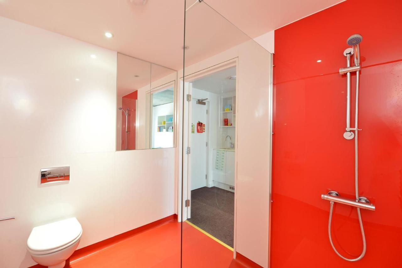 For Students Only Spacious At Flinders House Located In *