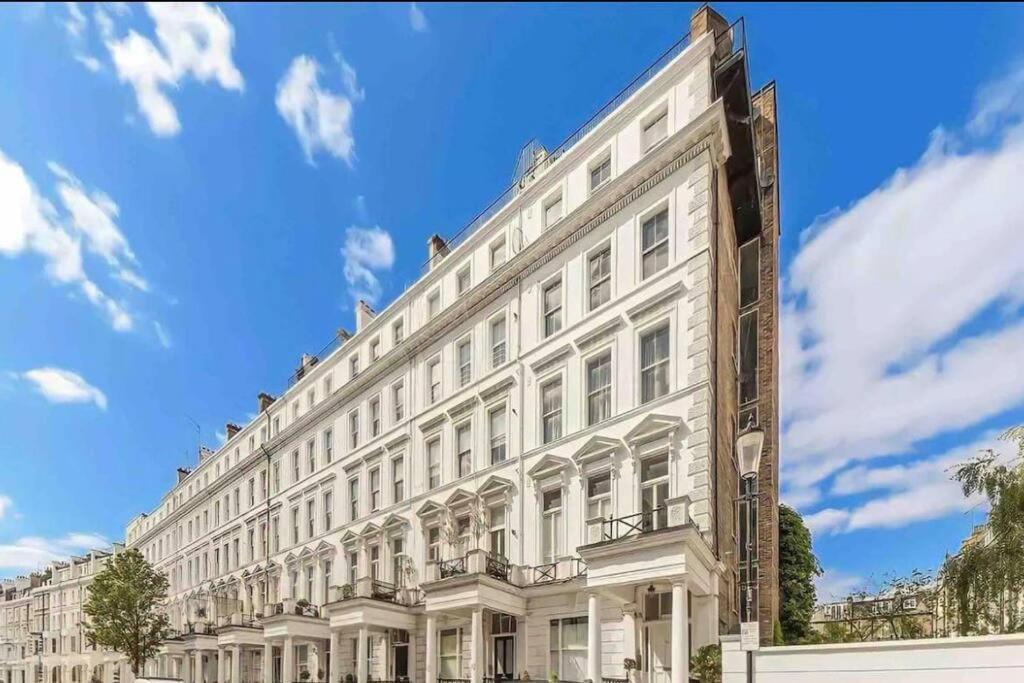 Apartment Kensington Heights London