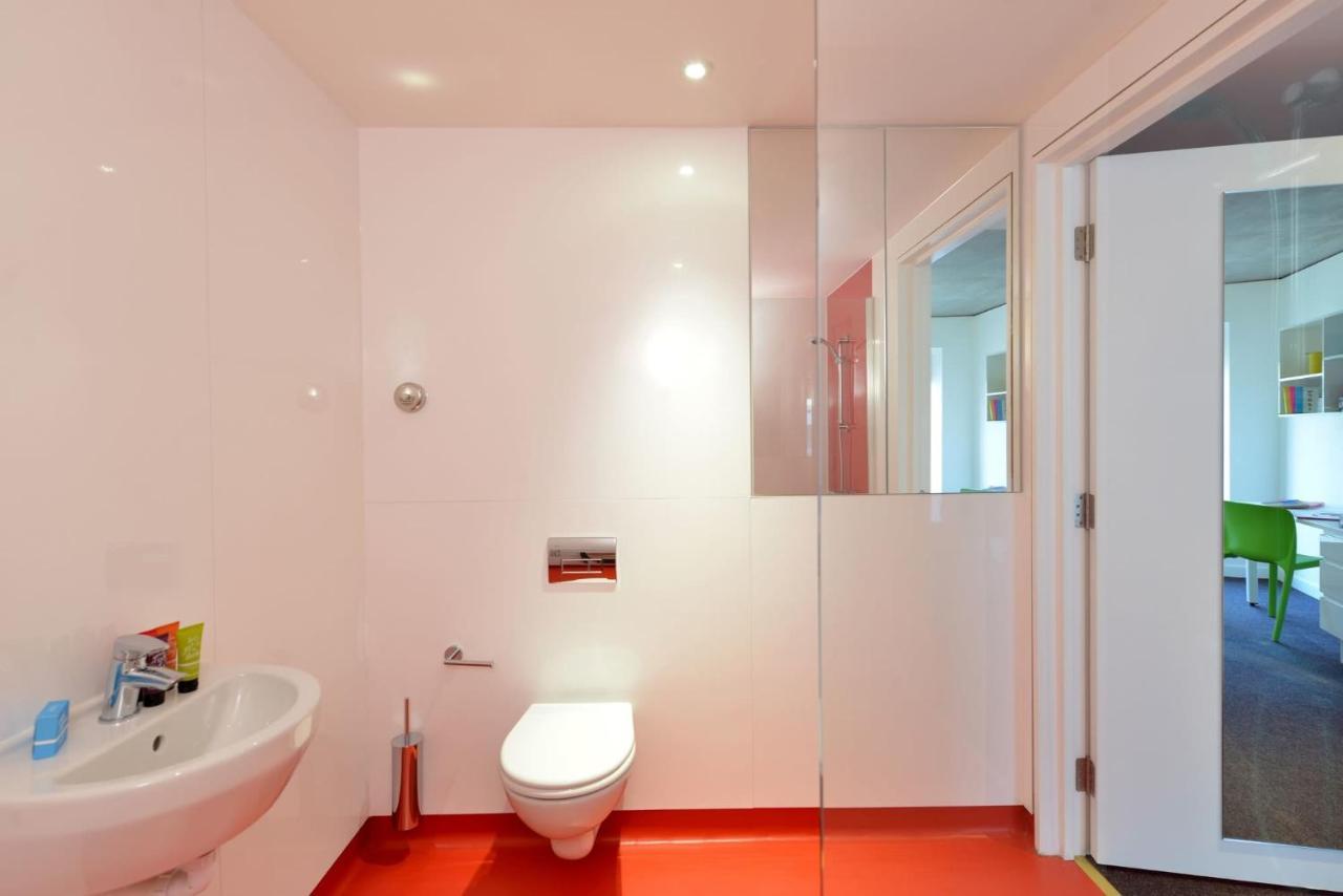 For Students Only Spacious At Flinders House Located In Apartment *