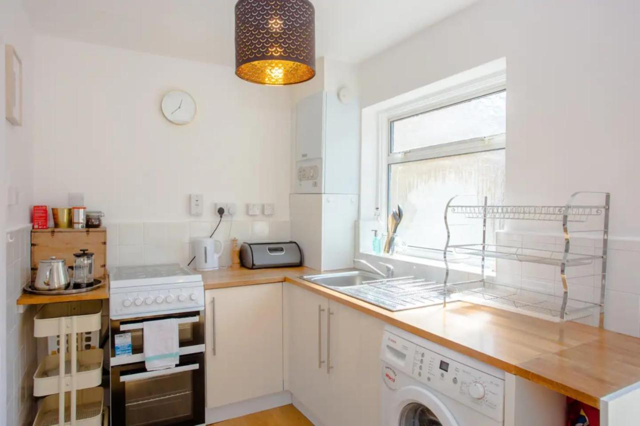 Holiday home Stylish 4bd House With Private Garden - Stratford *