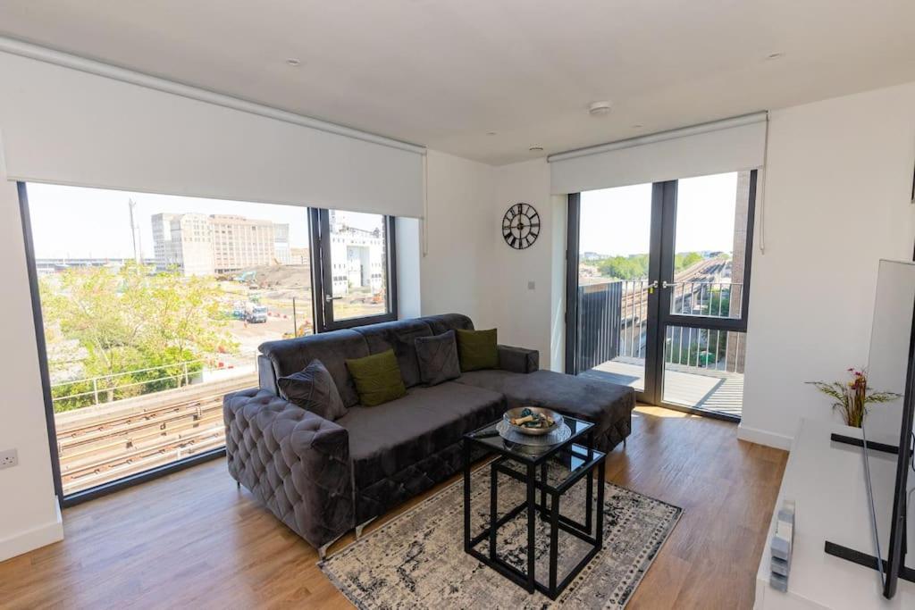 East Palace Apartment *