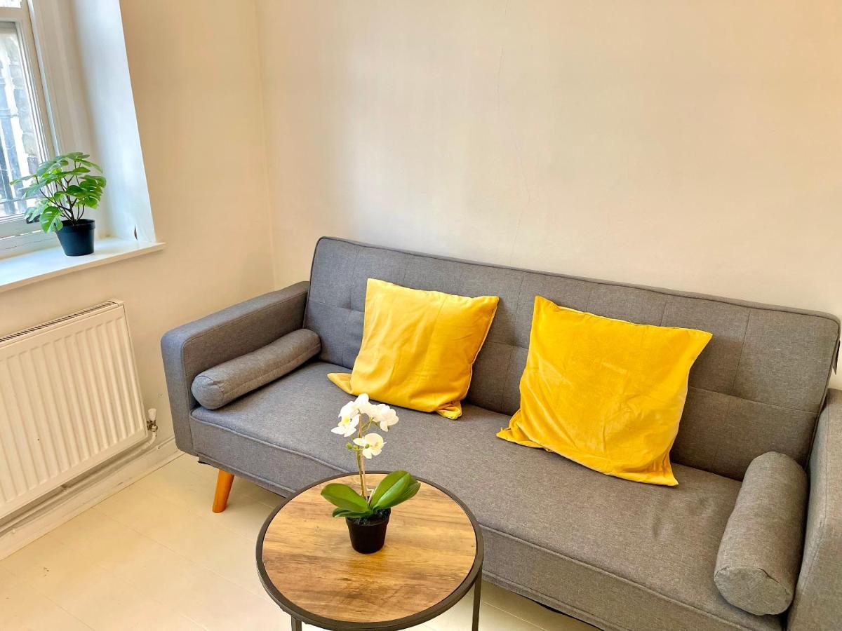 Archway Station Big Bedroom Flat *