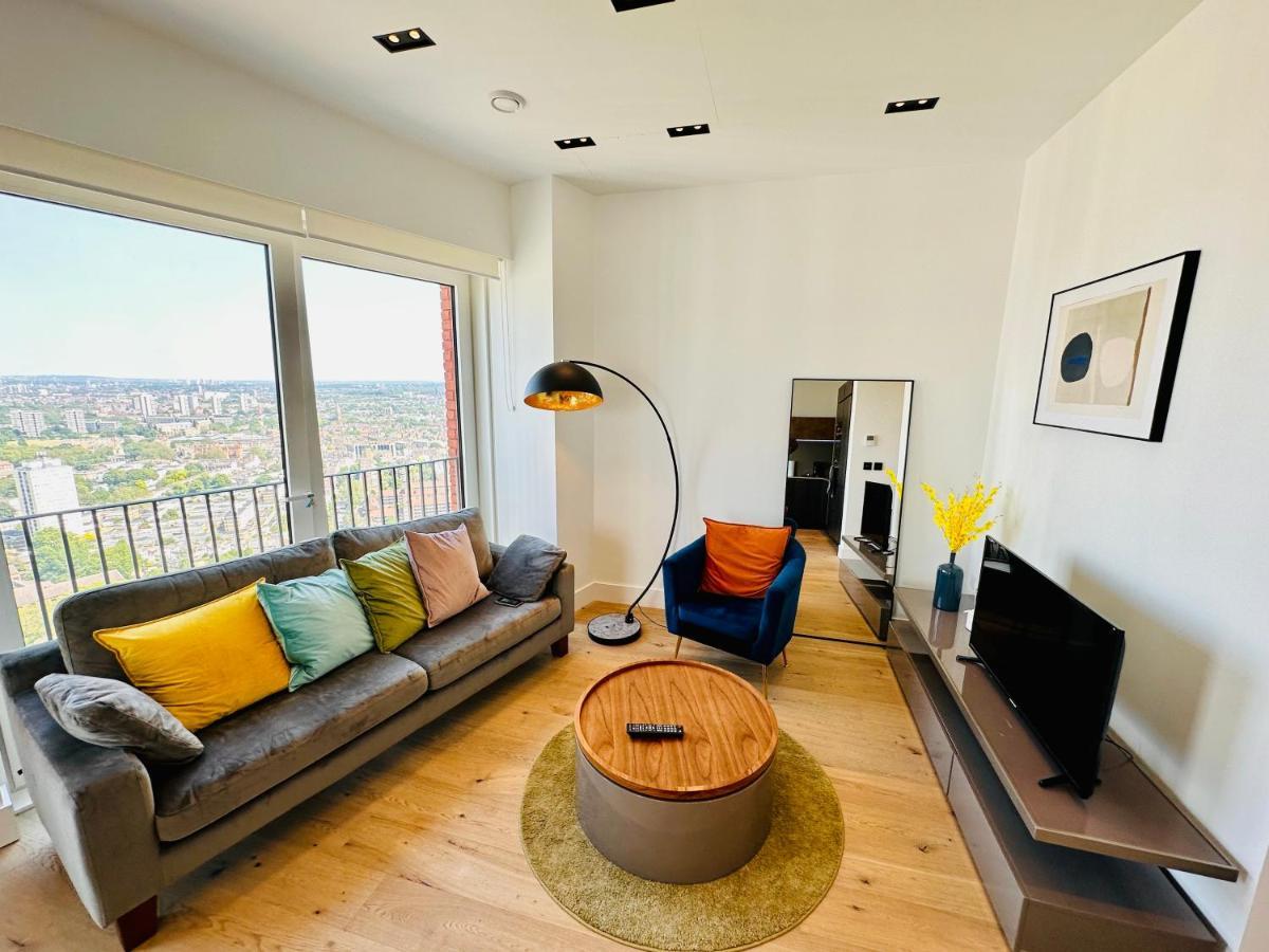 Luxury Flat With Stunning Views And Pool Apartamento