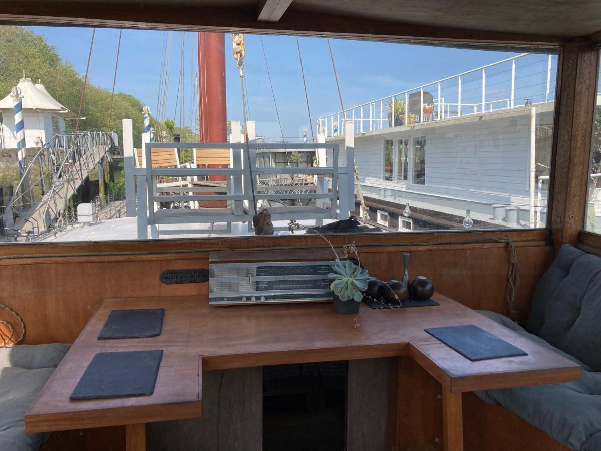 Bateau-hôtel Ahoy *