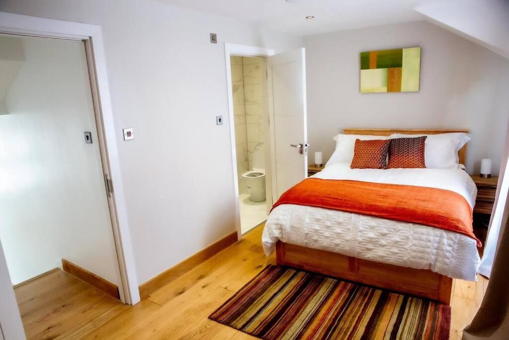 Appartement Airy, 3 Bedrooms, Ensuite , Flat Londen