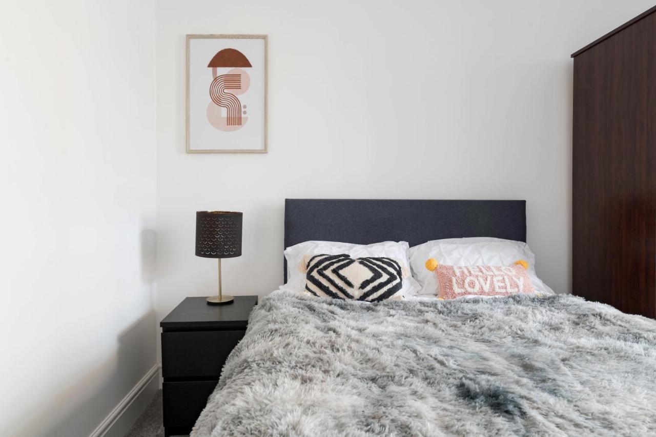 Bright & Spacious 2-Bed, 2-Bath In The Heart Of Central London - Whole Apartment * Londres