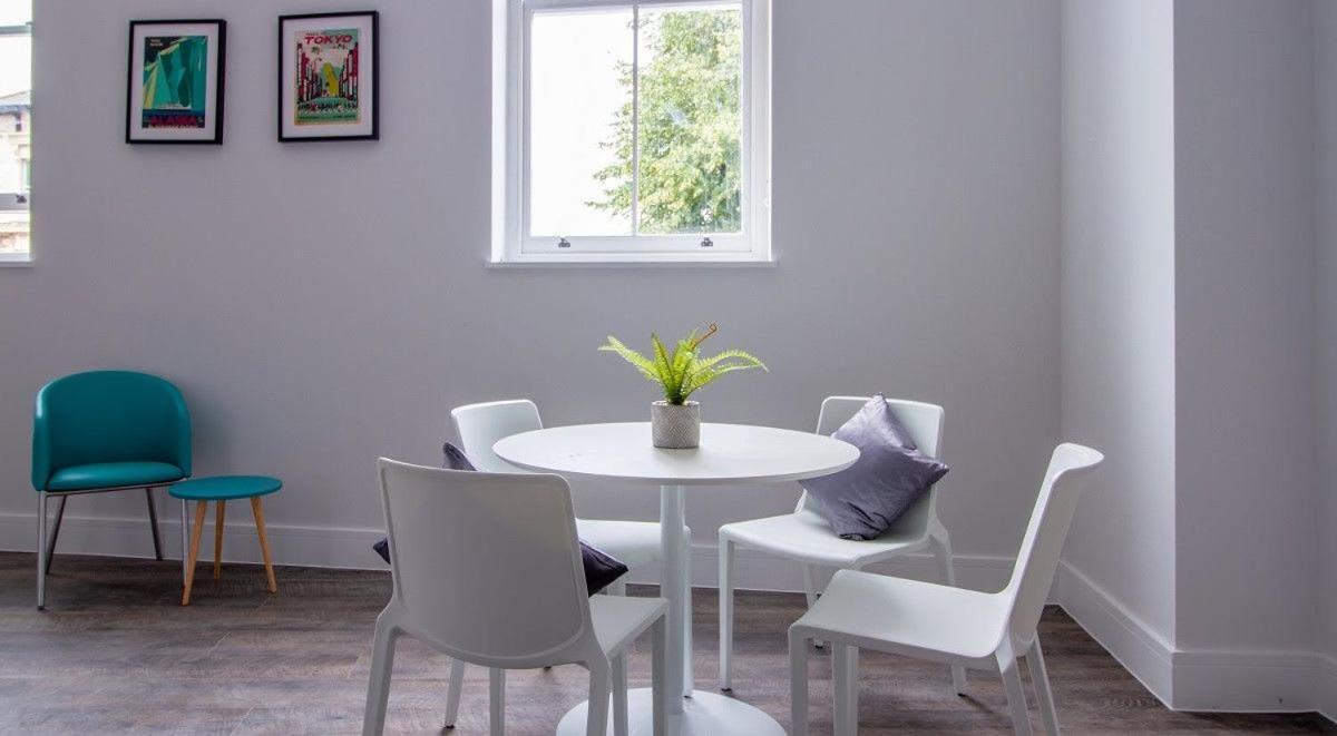 Stunning Modern At Seven Sisters Located In Apartamento