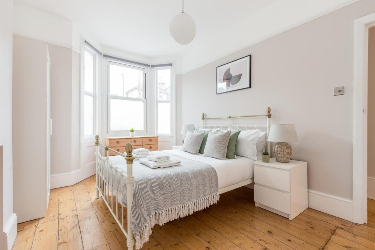 The Acton * Londen