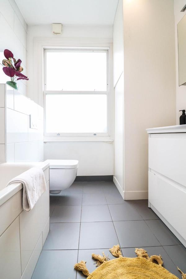 Apartamento Modern & Spacious 1 Bedroom Clapham Junction Flat *