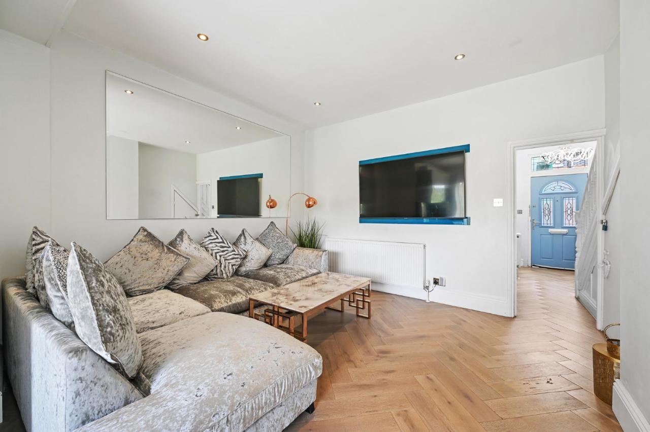 Wembley Luxury Residence- Opulence House Ferienhaus London