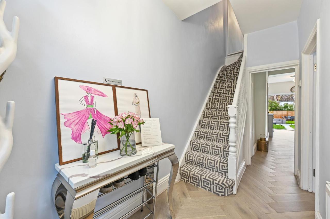 Wembley Luxury Residence- Opulence House Ferienhaus *