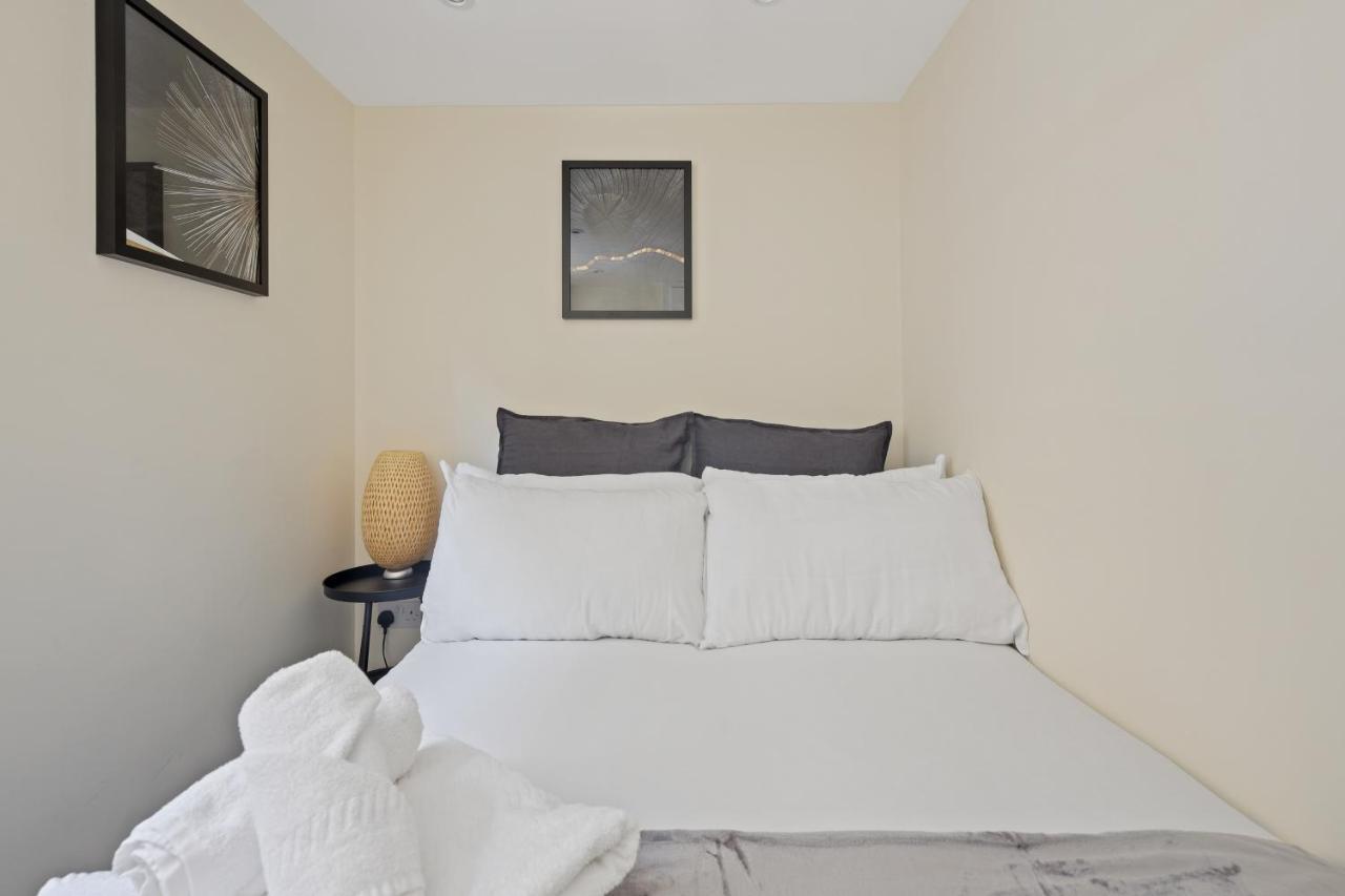 Knightsbridge Sapphire By Dena Elite Collection Holiday home