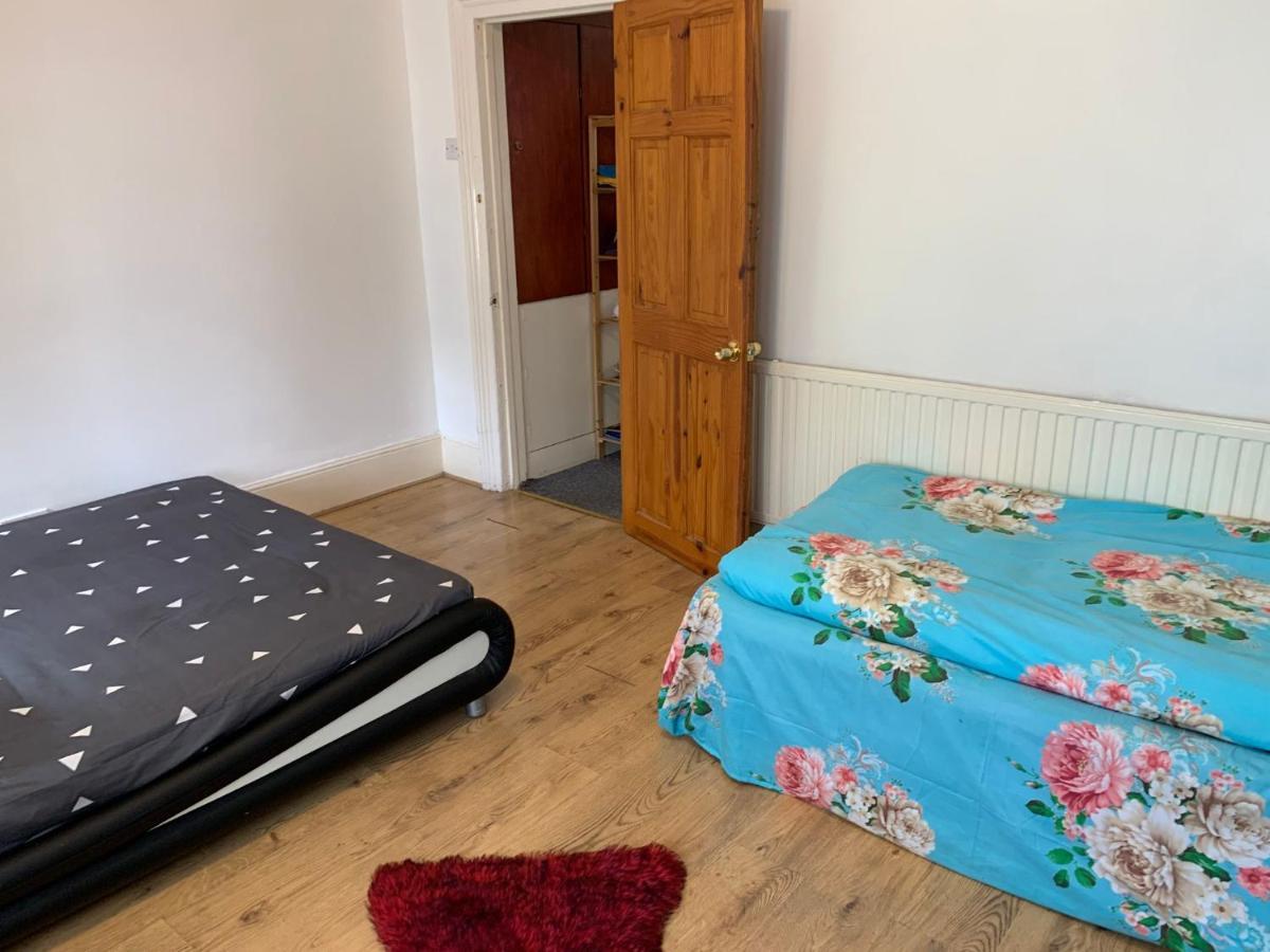 Double Bedroom Near The St Street Rail Station Pensión