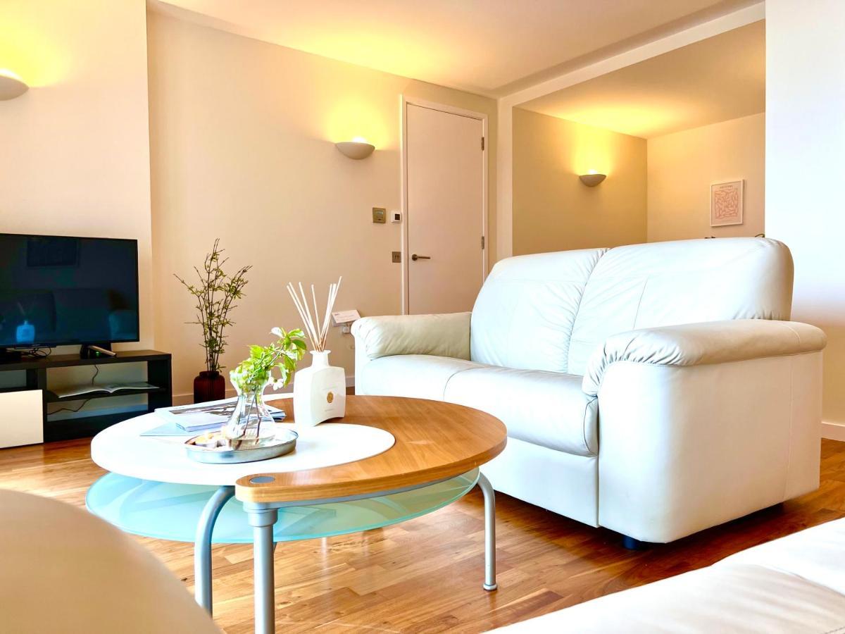 Canary Wharf, E14 9pw, 2 Bedroom * Londres