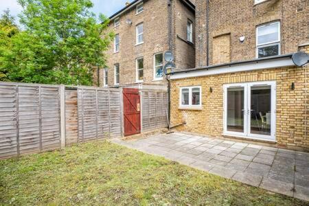 Flat With Garden Wpra *