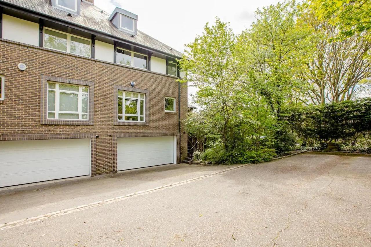 Appartement Garden Flat On Leafy Cator Estate In Blackheath *