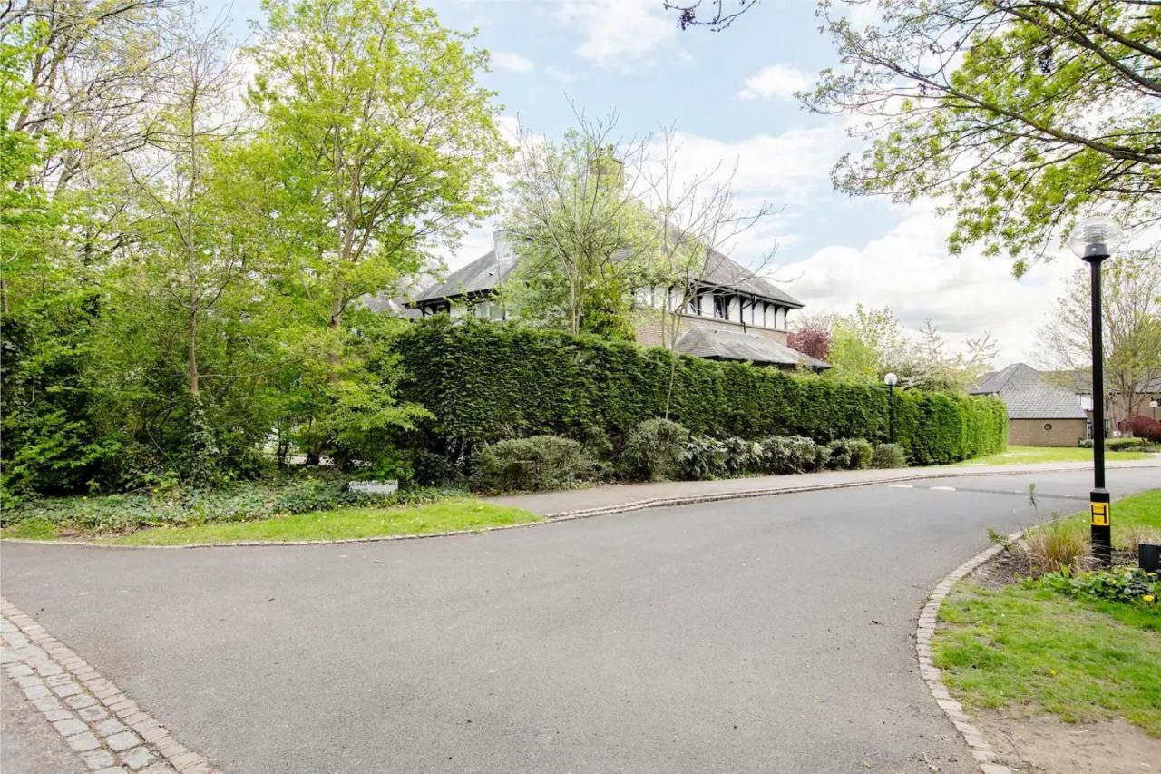 Garden Flat On Leafy Cator Estate In Blackheath * Londen