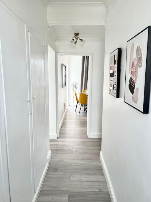 Lovely 3 Bedrooms Flat * Londres