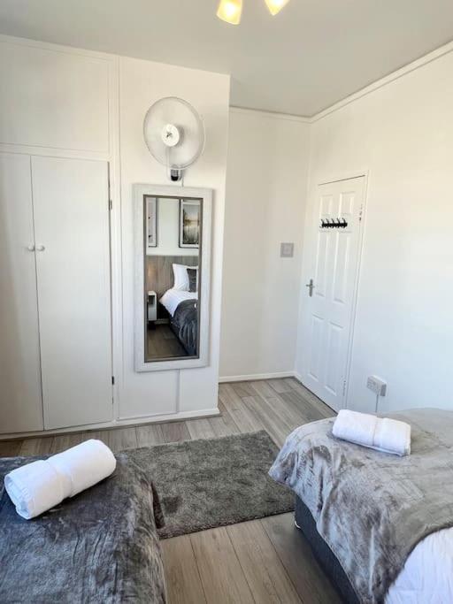 Lovely 3 Bedrooms Flat Apartment