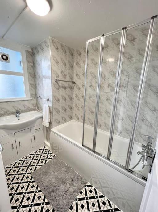 Lovely 3 Bedrooms Flat Londres
