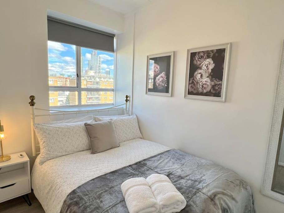 Lovely 3 Bedrooms Flat Apartment *