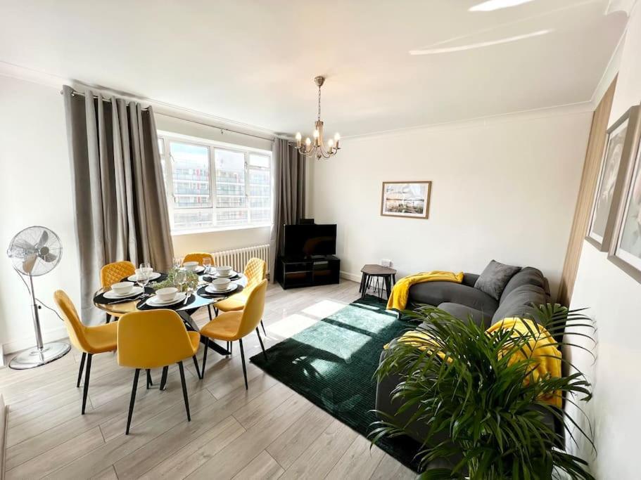 Apartment Lovely 3 Bedrooms Flat London