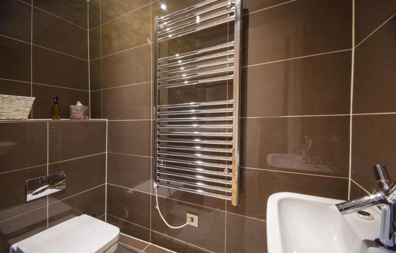 Kensington High Street One Bed Appartement *