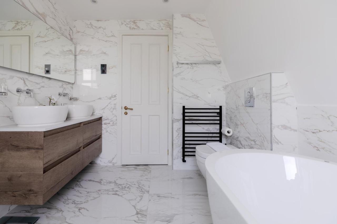 Central, Stylish And Spacious 4 Bedroom House 2,5 Bathrooms In Shepherd's Bush Apartamento