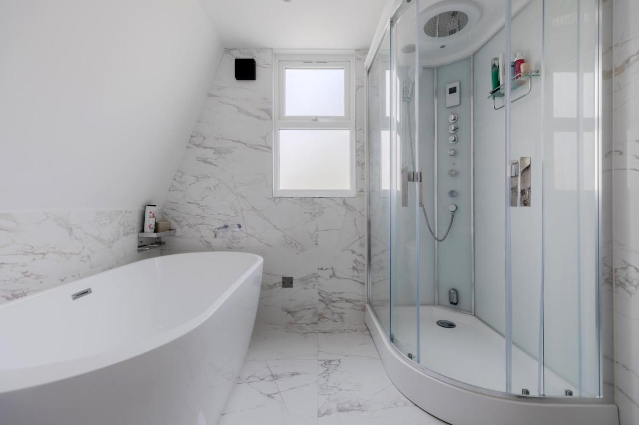 Central, Stylish And Spacious 4 Bedroom House 2,5 Bathrooms In Shepherd's Bush Londres