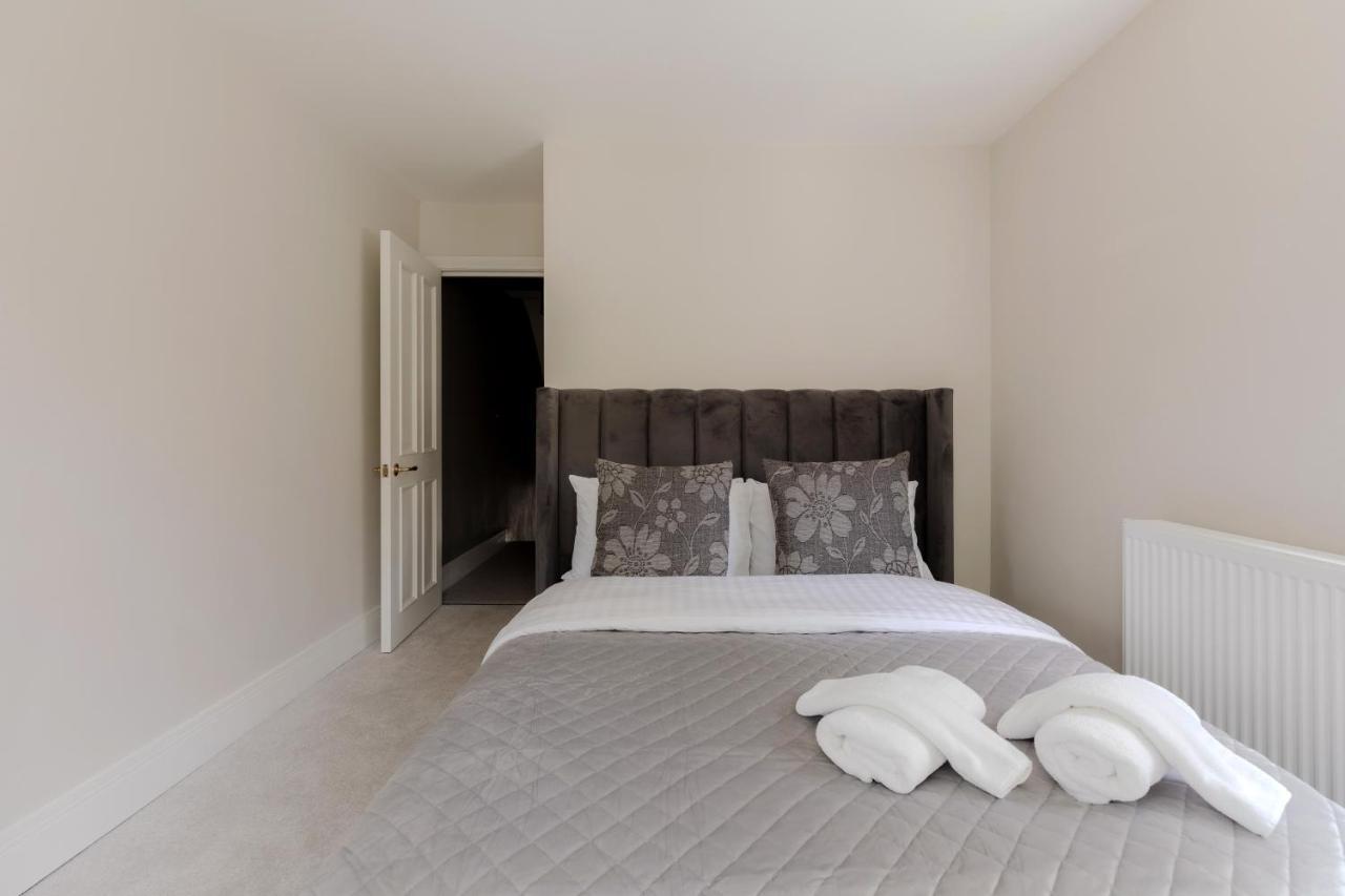 Central, Stylish And Spacious 4 Bedroom House 2,5 Bathrooms In Shepherd's Bush Londres